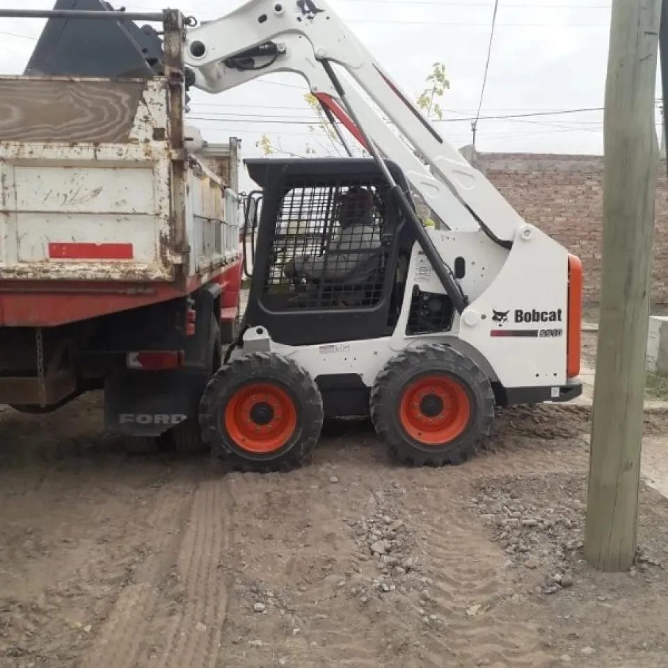 Alquiler De Minicargadora Y Autoelevadores · foto 2