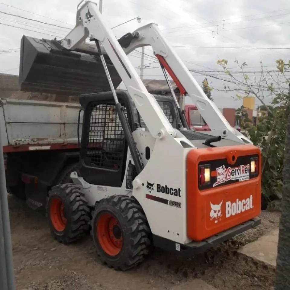 Alquiler De Minicargadora Y Autoelevadores · foto 3
