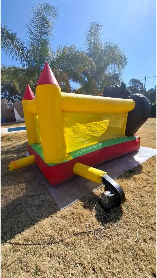 Alquiler De Castillo Inflable Y Metegol · foto 4