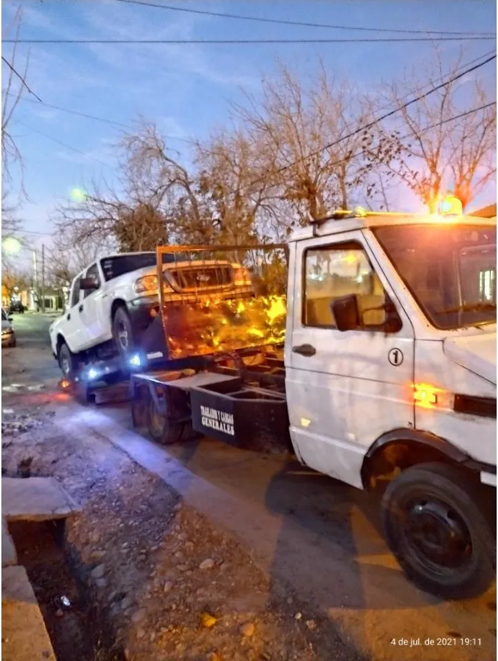 San Patry. Grúas Y Servicios. Montajes Remolques · foto 4