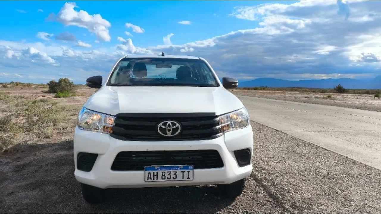 Alquiler De Camionetas Amarok / Toyotas 4x4 / 4x2 · foto 2