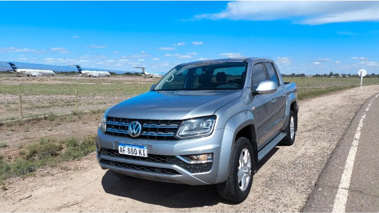 Alquiler De Camionetas Amarok / Toyotas 4x4 / 4x2 · foto 3