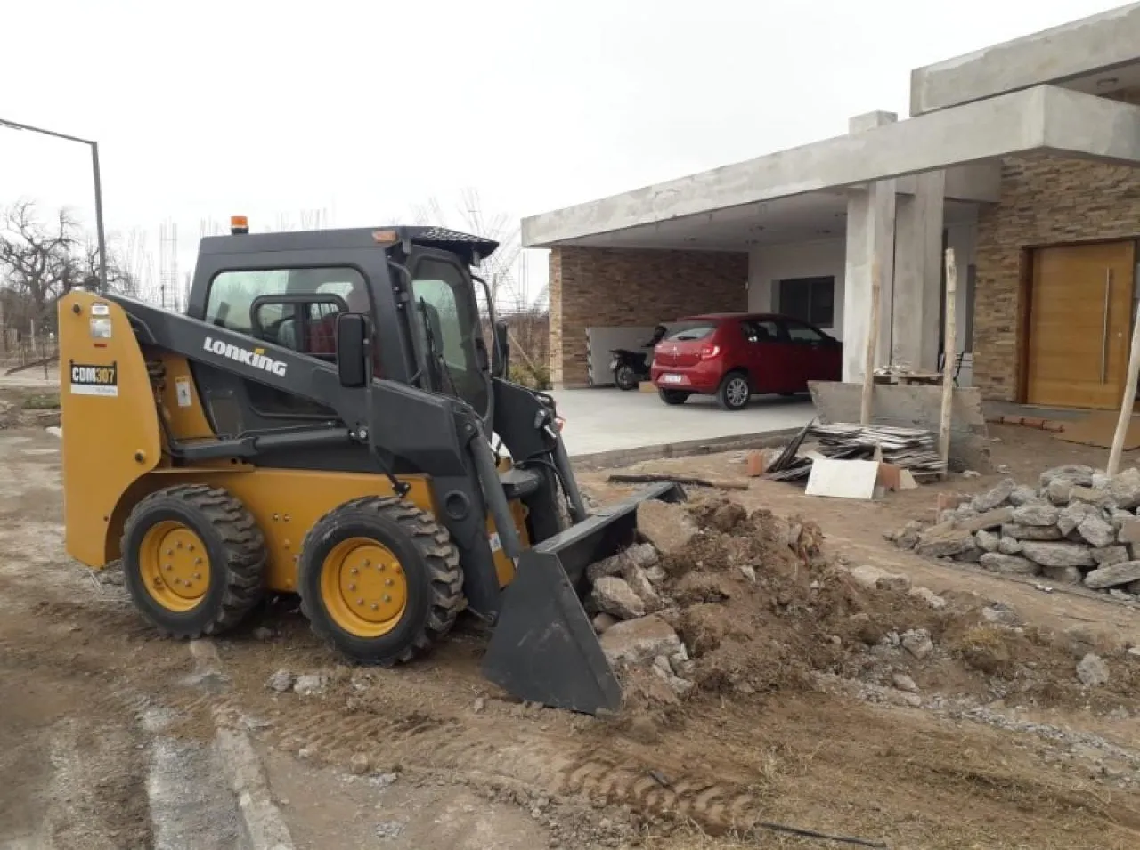 Minicargadora - Retiro De Escombros - Nivelación - Limpiezas - Terraplén · foto 2