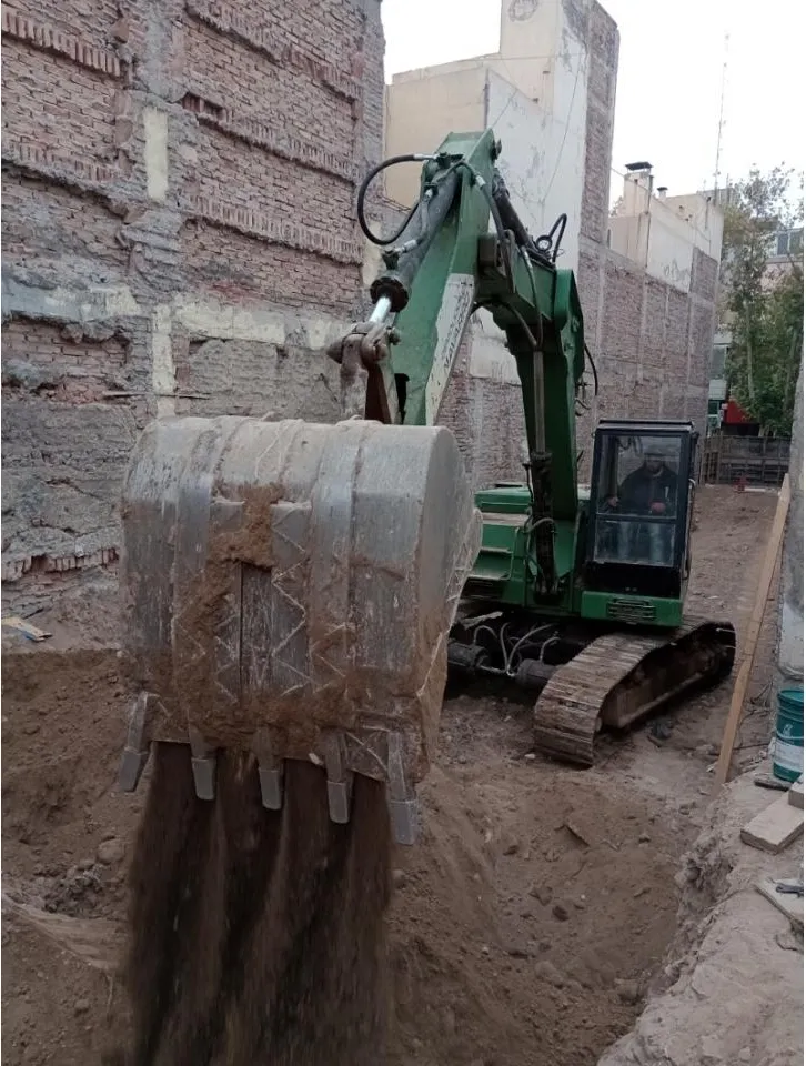 Alquiler De Máquina Excavadora · foto 2