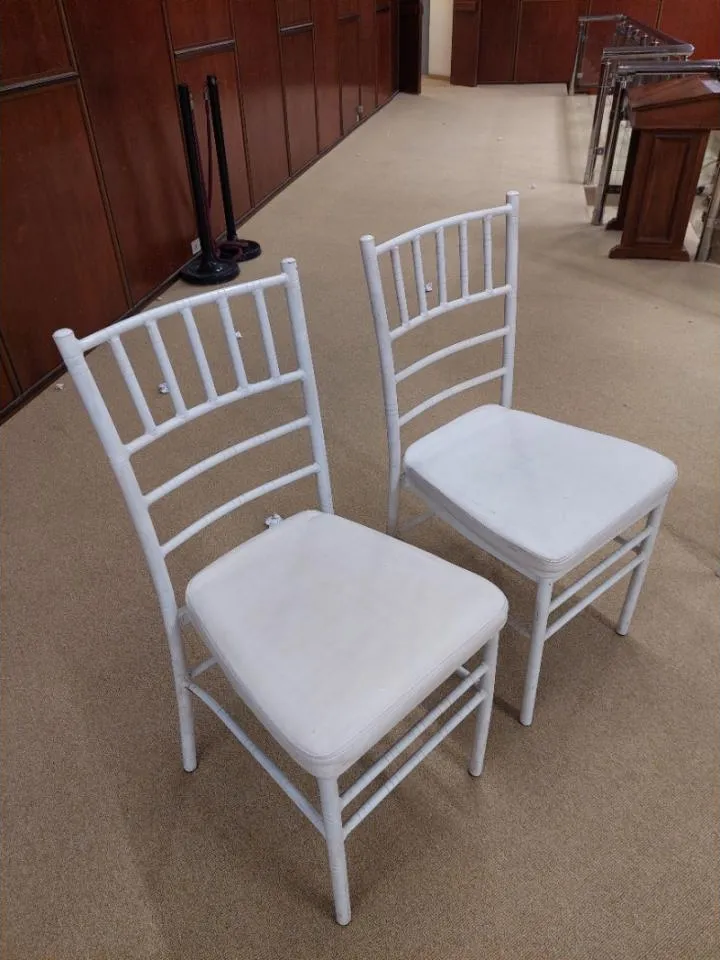 Alquiler De Sillas Y Tablones Para Eventos (consultas Al Wsp 2645670870) · foto 2