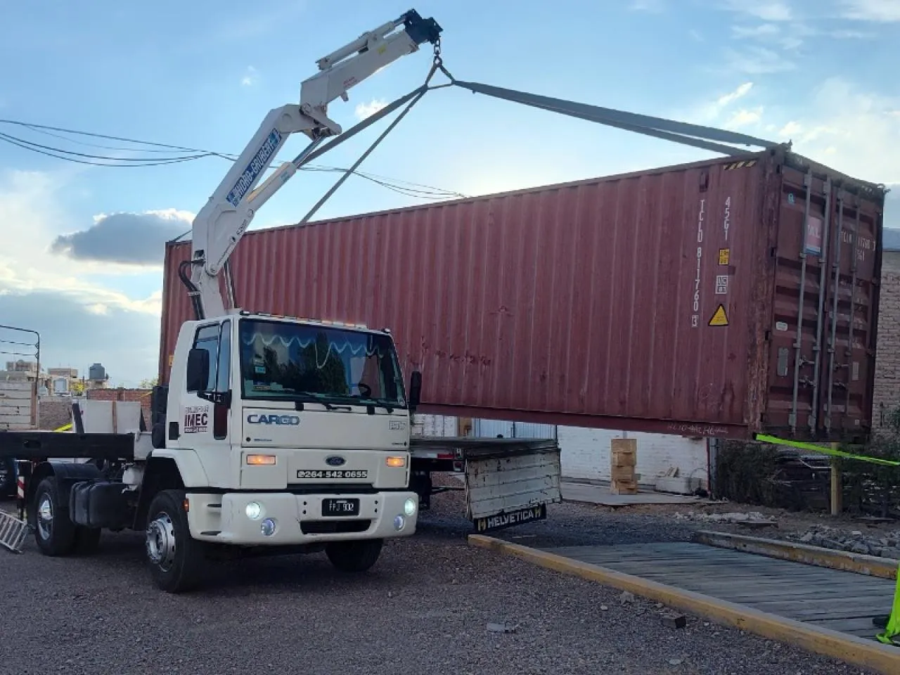 Alquiler De Hidrogrua 8.600 Kg Al Pie Opcional Barquilla Canasto 15 Metros De Altura · foto 14