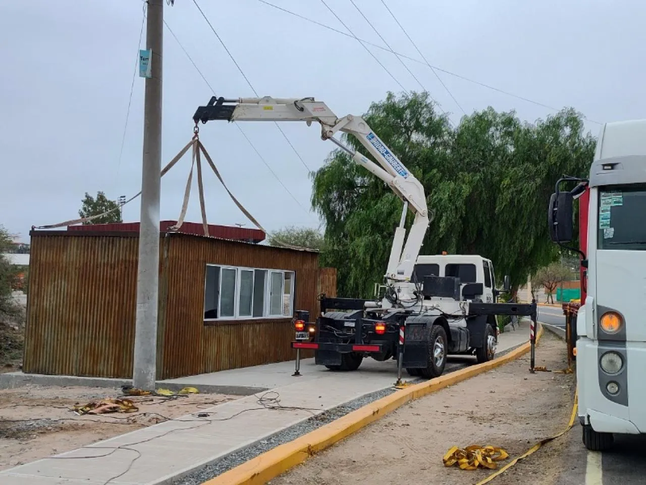 Alquiler De Hidrogrua 8.600 Kg Al Pie Opcional Barquilla Canasto 15 Metros De Altura · foto 15