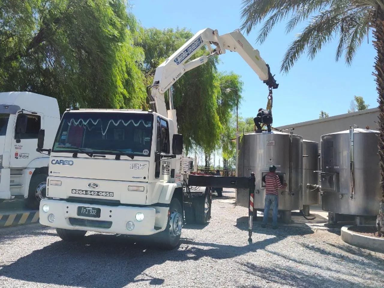 Alquiler De Hidrogrua 8.600 Kg Al Pie Opcional Barquilla Canasto 15 Metros De Altura · foto 17