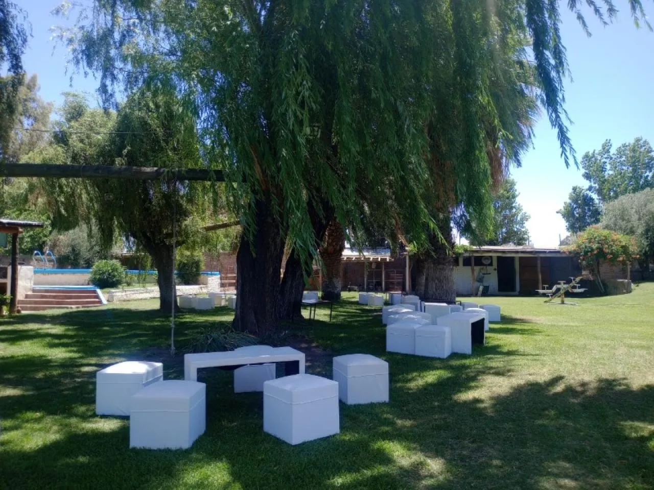 Neon Servicio De Alquiler De Juegos De Living Para Todo Tipo De Eventos · foto 6