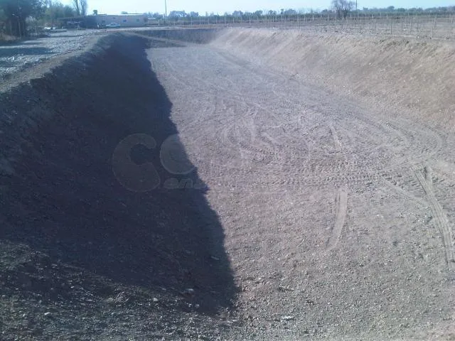 Limpieza De Terreno Demolición Escombros Terraplenes Zanjas Demoliciones Retro Retros · foto 2