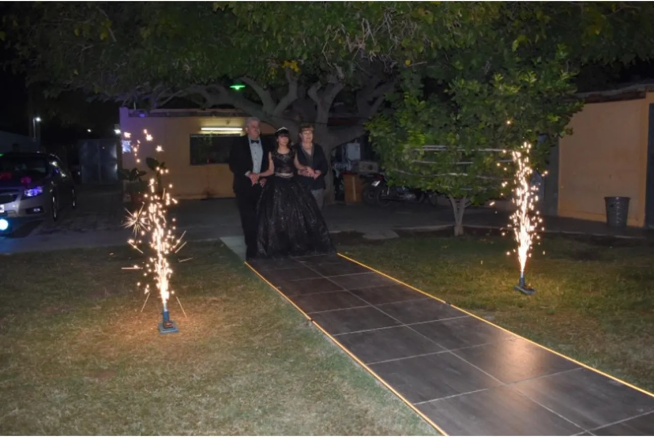 Alquiler De Chispas Frías Para Tu Eventos · foto 8
