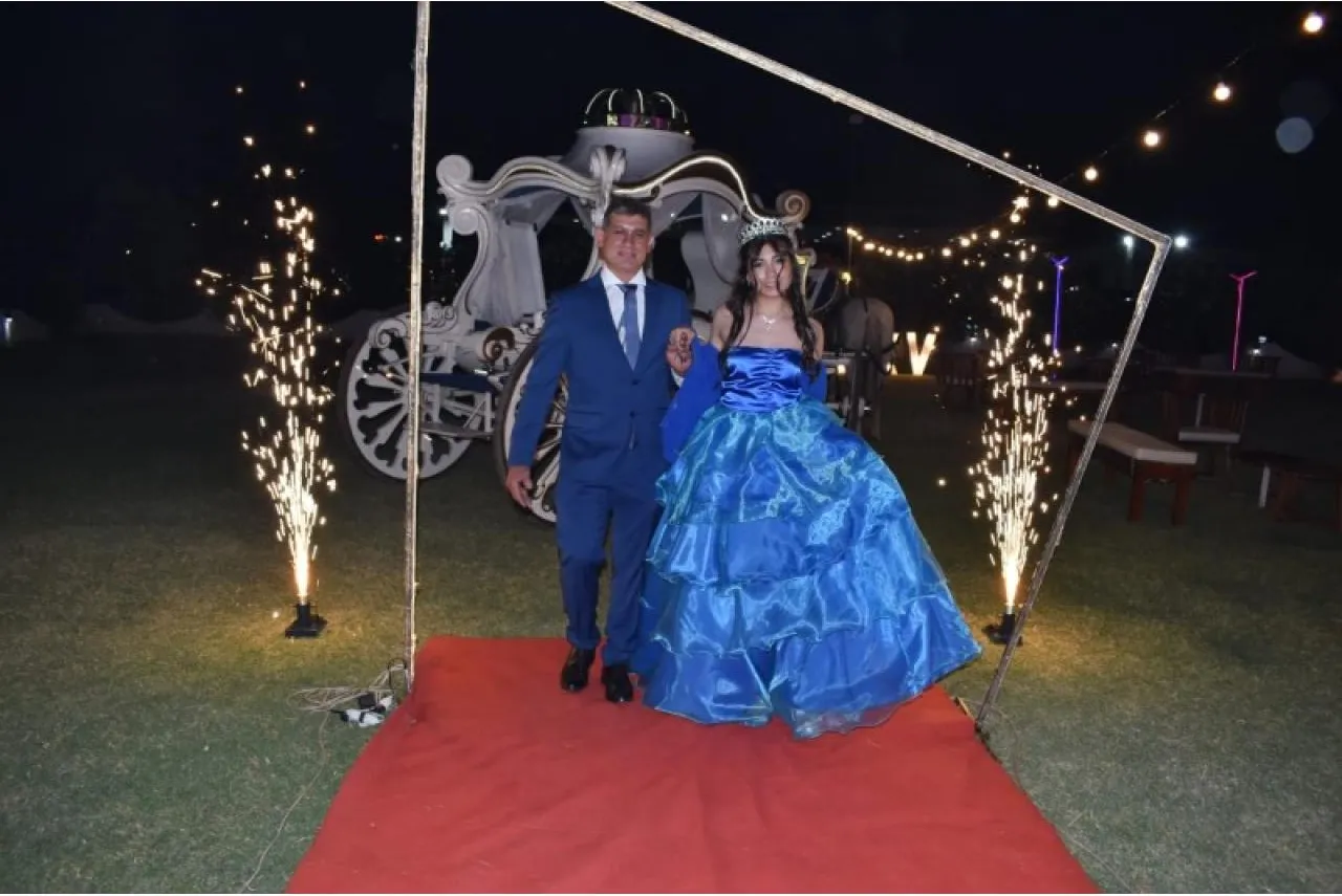 Alquiler De Chispas Frías Para Tu Eventos · foto 2