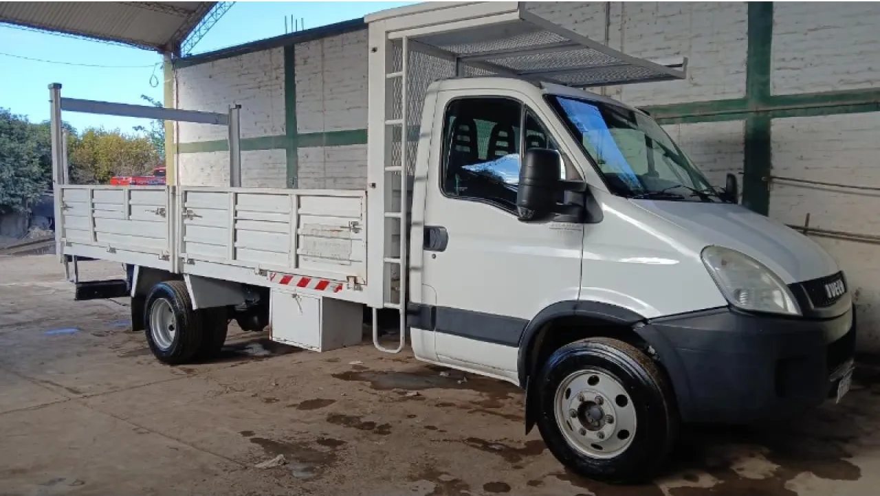 Alquilo Camion Iveco Daily Con Chofer · foto 2