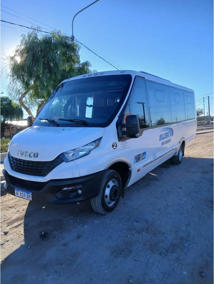 Alquiler De Combi , Minibus ,colectivo, Trafic Para Todo Tipo De Traslados De Personas · foto 3