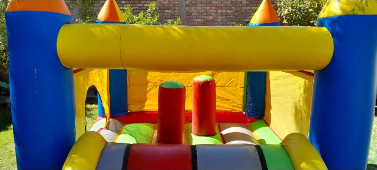 Alquiler De Castillos Inflable, Metegoles, Tejos A Aire Y Mesa De Ping Pong. De Nimava · foto 2