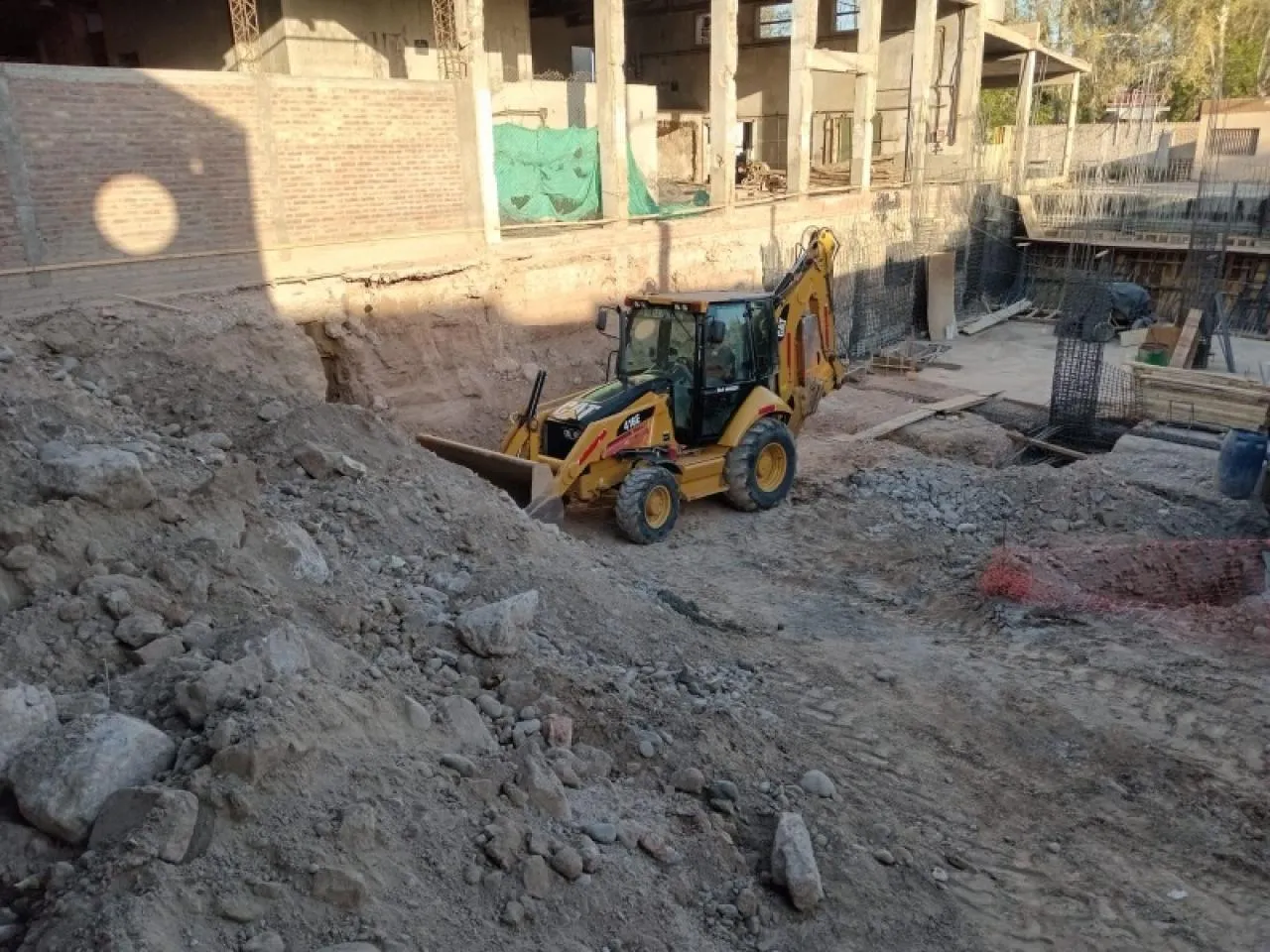Movimiento De Suelos, Excavaciones, Terraplénes, Nivelaciones, Limpiezas De Terreno, Etc · foto 8