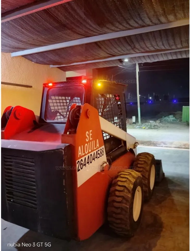 Alquiler De Minicargadora · foto 3
