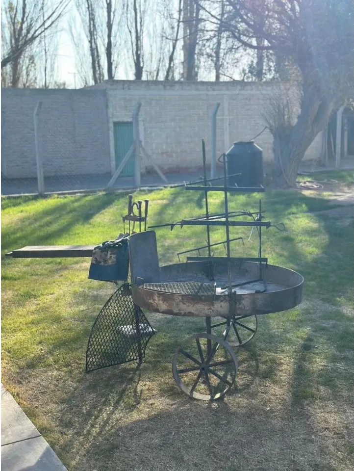 Alquiler De Fogoneros Y Equipamiento De Asado. · foto 2