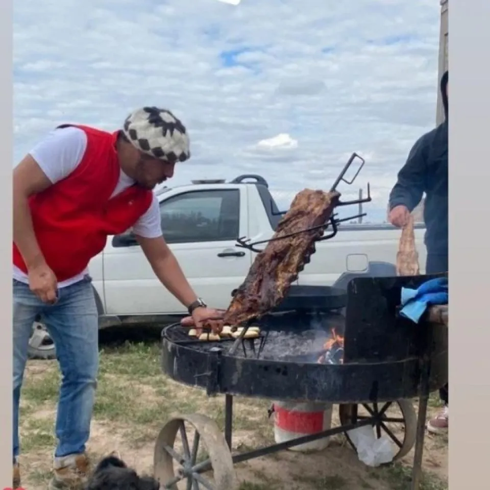 Alquiler De Fogoneros Y Equipamiento De Asado. · foto 3