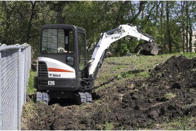 Alquiler Mensual Mini Excavadora Bobcat E26 2.6 Ton - 2.7 M Max Excavación - 2.9 M Max · foto 3