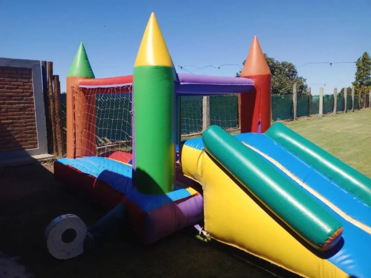 Neon Alquiler De Juegos Infantiles · foto 2